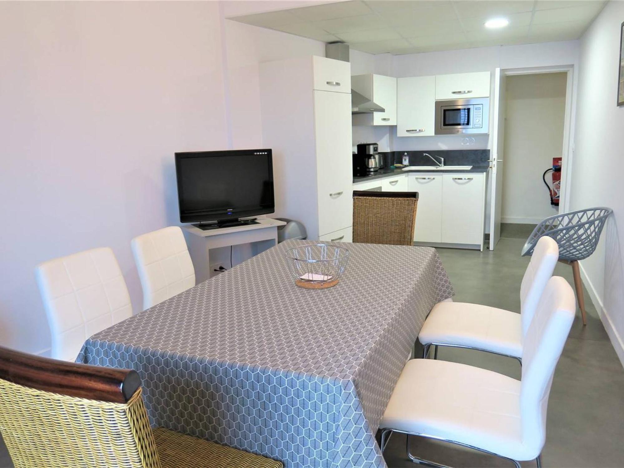 Perros-guirec, 4 Pièces, 6 Personnes - Fr-1-368-326